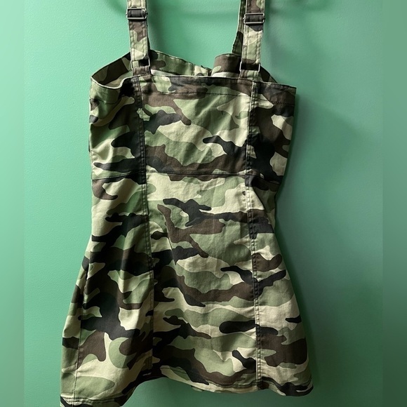 NWOT Camo overall dress - Picture 3 of 9